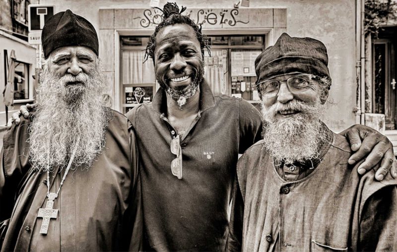 Frère Jean, Erik K et Frère Joseph à Arles - Juillet 2021 (Photo Philippe Litzler)